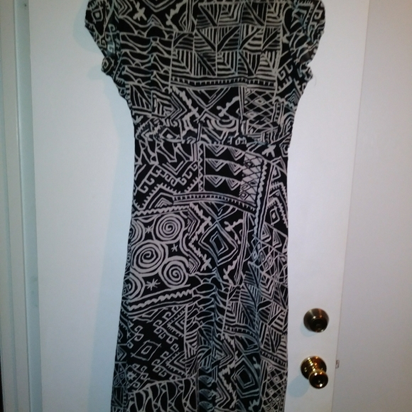 Robbie bee dress very nice n good condition. - Picture 3 of 7